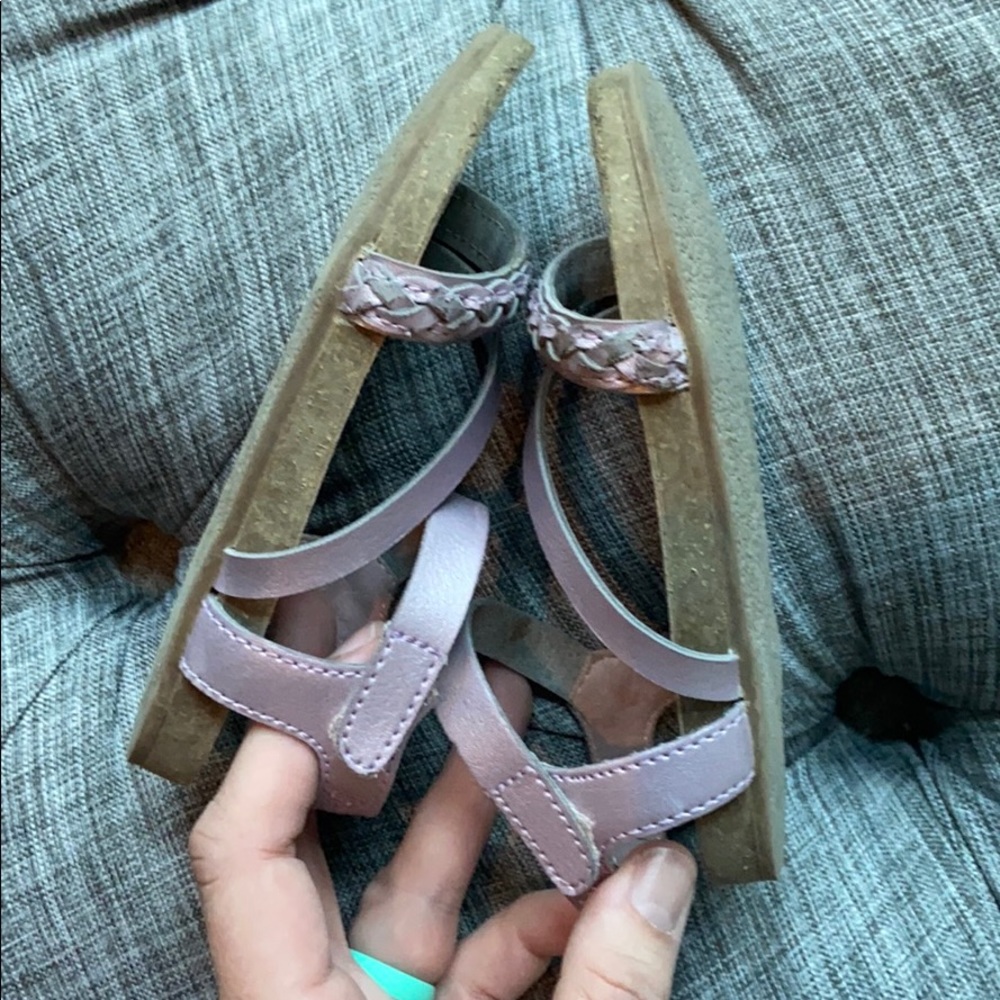 Lavender Blowfish sandals- SO CUTE!! - Picture 3 of 7